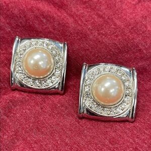 SOLD- Beautiful Vintage Silver-tone Square Earrings with Faux pearls.